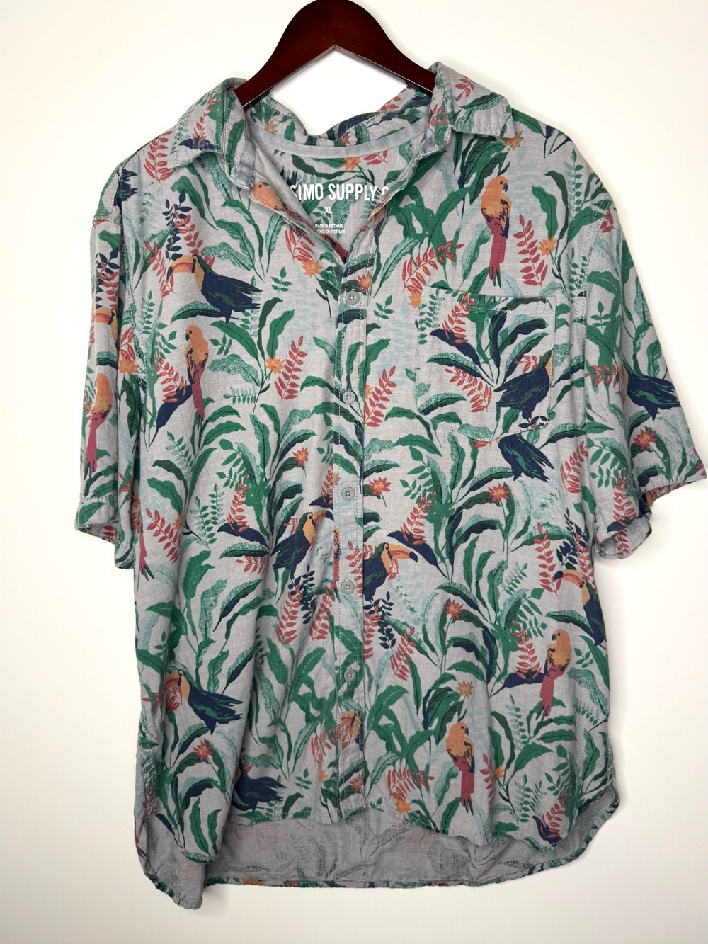 Mossimo Supply Co. Light Gray Tropical Parrot Print Button-Up Shirt